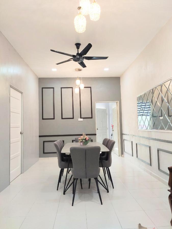 Willa Private Pool Cassa Dinies, Wifi , Bbq,10 Pax Rantau Panjang Zewnętrze zdjęcie
