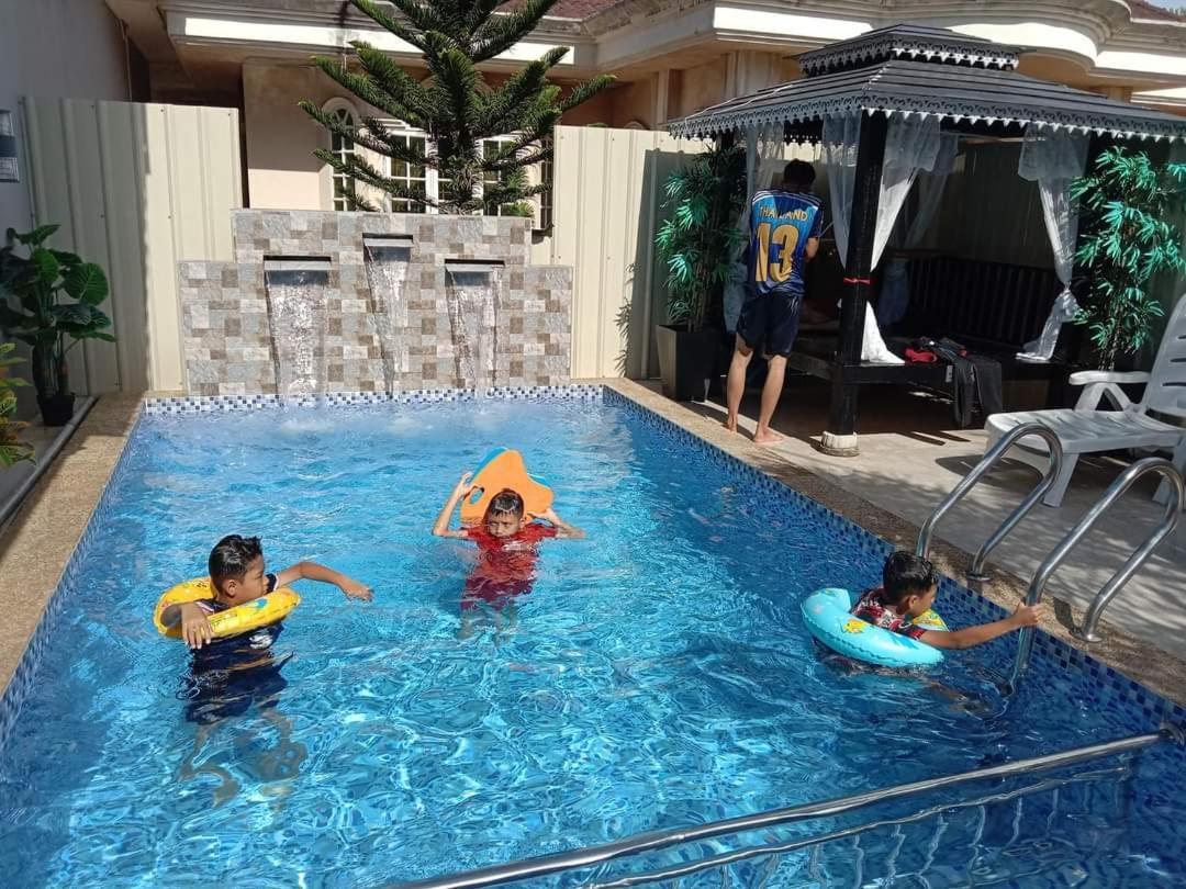 Willa Private Pool Cassa Dinies, Wifi , Bbq,10 Pax Rantau Panjang Zewnętrze zdjęcie